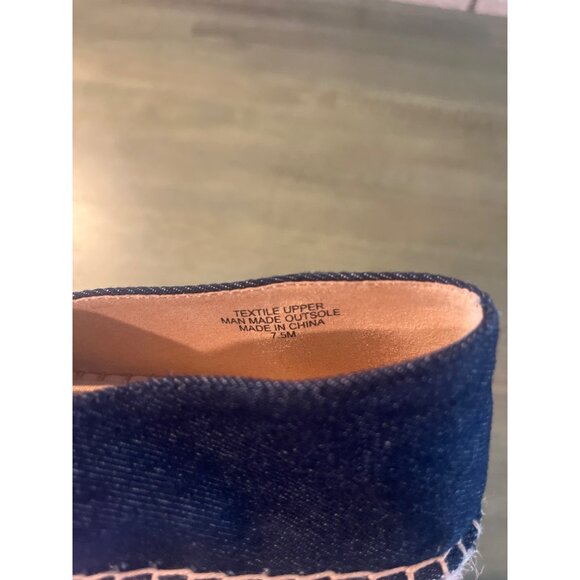 Talbots Womens Floral Embroidered Espadrille Flats Navy Blue Size 7.5 - Picture 6 of 6